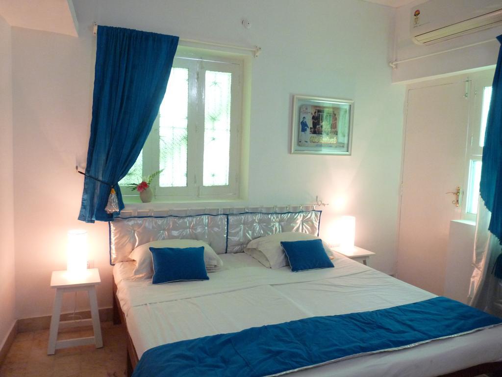 L'Escale Hotel Puduccseri Szoba fotó